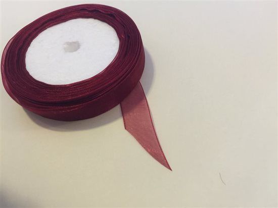 Winter/Burgundy wedding accessories