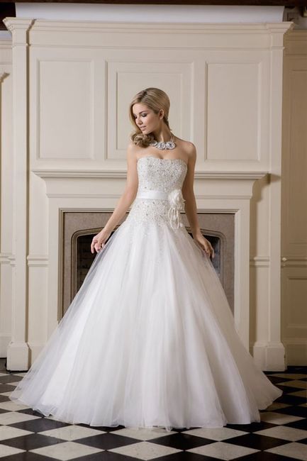 Strapless tulle / lace wedding dress size 16-18
