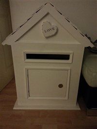 Re: Wanted-tiara,table decorations,earrings,post box