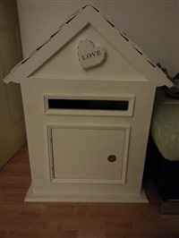 Re: Wanted-tiara,table decorations,earrings,post box