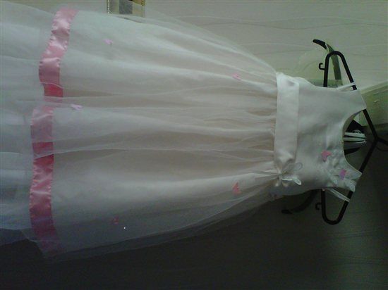 Re: is any1 dressing there bridesmaid different??