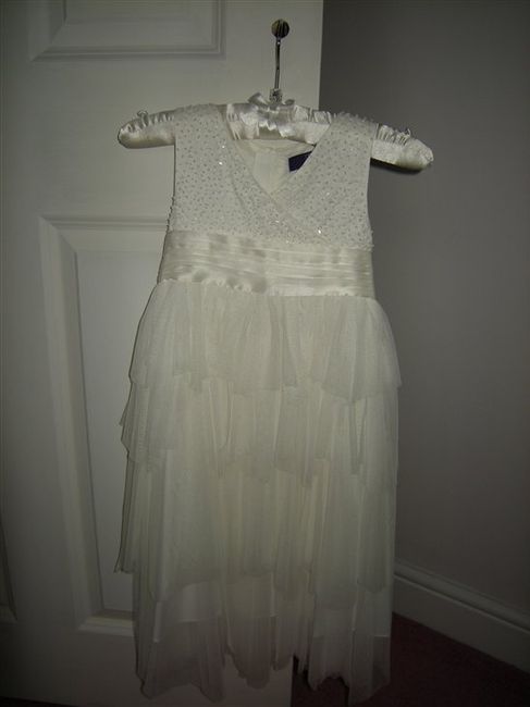 Re: Where did you get your flower girl dress? And flash please!