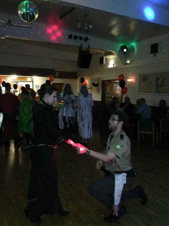 Re: Engagement ring flash and proposal stories!