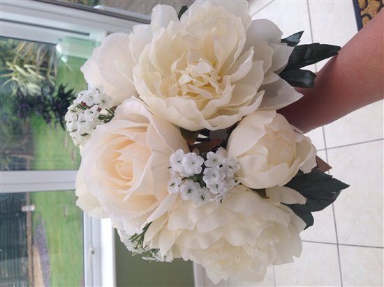 Bargain bridesmaid bouquet tip off