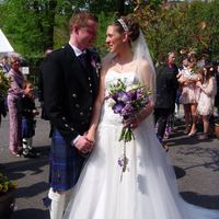 Im back and MARRIED!! :D