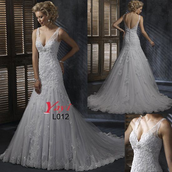 Who is the designer of this dress??