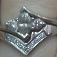 Re: Wedding Rings!  Anyone have diamonds all the way around??
