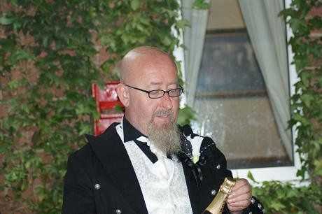 *Gothic Bride's Wedding report***22nd June 2011*Lots of flash* 
