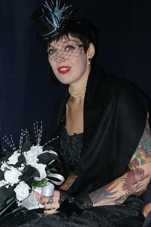 *Gothic Bride's Wedding report***22nd June 2011*Lots of flash* 