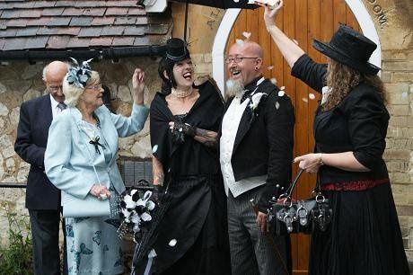 *Gothic Bride's Wedding report***22nd June 2011*Lots of flash* 