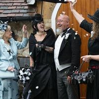 *Gothic Bride's Wedding report***22nd June 2011*Lots of flash* 