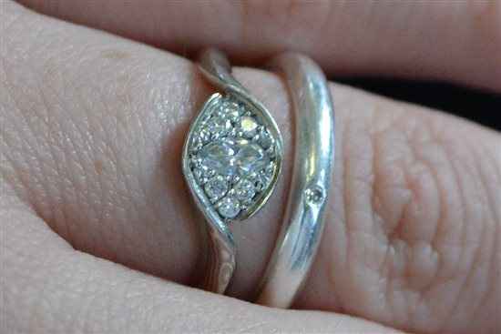 Re: Engagement ring *flash*, anyone else want to join in? :)
