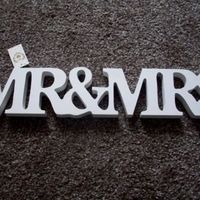 2 x Wooden MR & MRS Sign *BARGAIN*