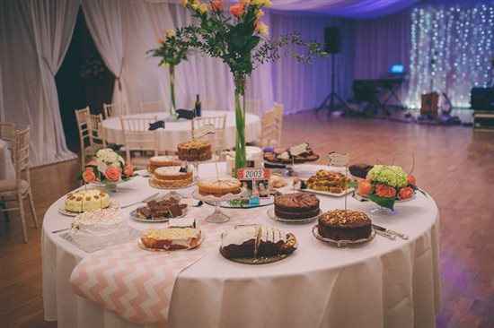 6 assorted vintage glass cake stands & plates with servers