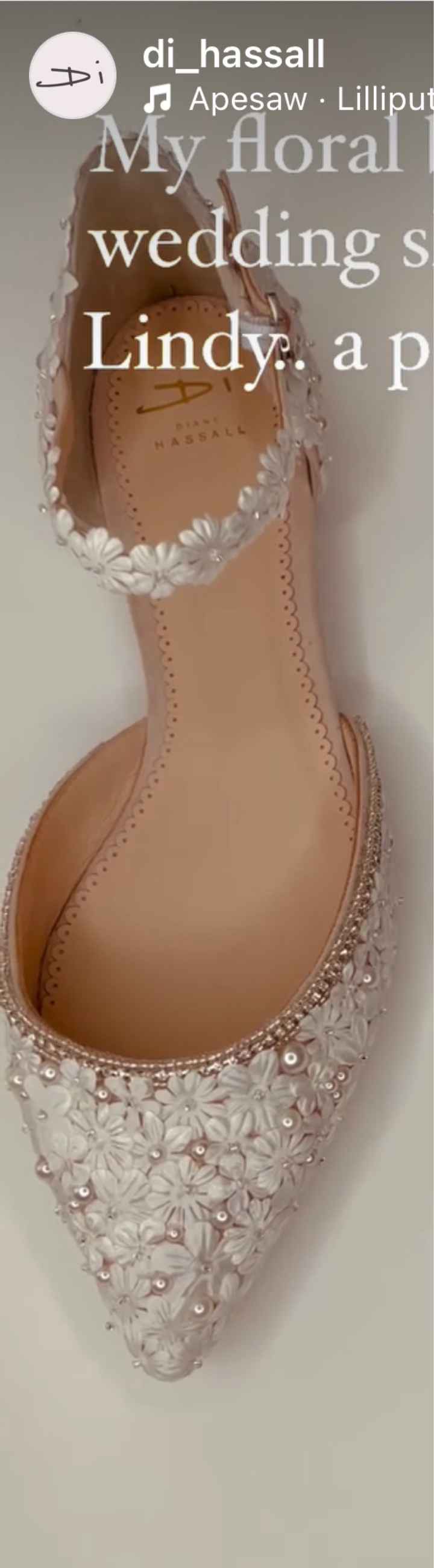 Flat shoes with tea length dress? - 1