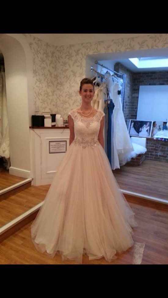 Re: October 2015 brides....