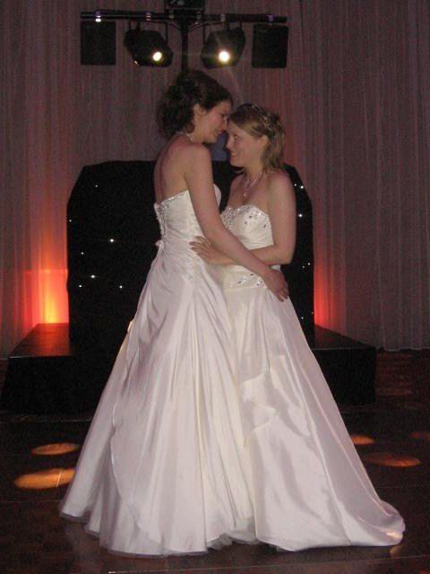 Report 03/09/11 - The day my w2b became my w! (New pro pics on page 2)