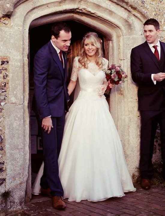 Re: Help me choose a dress - flash heavy