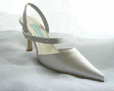 Re: wedding items wanted...will look at everything!