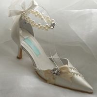 Re: help with shoes??? (with pick)