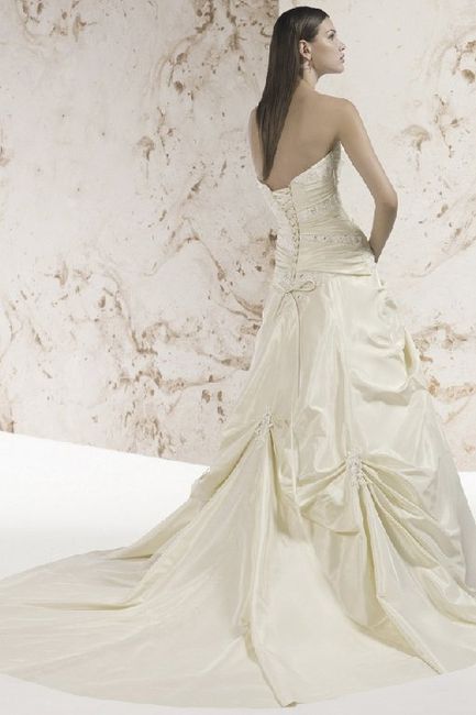 Re: Flash of wedding dresses