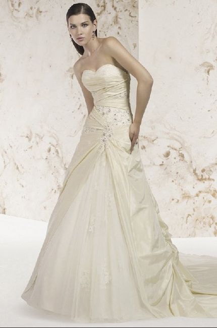 Re: Flash of wedding dresses