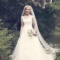 Re: Any other brides wearing Ronald Joyce - Patience? Help with accessories please :)