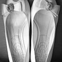 Re: Any other brides wearing Ronald Joyce - Patience? Help with accessories please :)