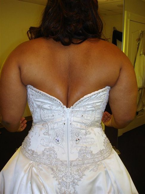 Re: Wedding dress BACK FAT