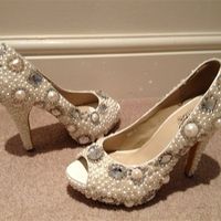 2 pairs of beautiful unworn bridal/wedding shoes for sale!