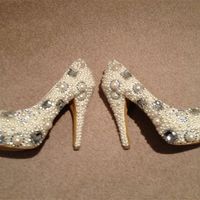 2 pairs of beautiful unworn bridal/wedding shoes for sale!