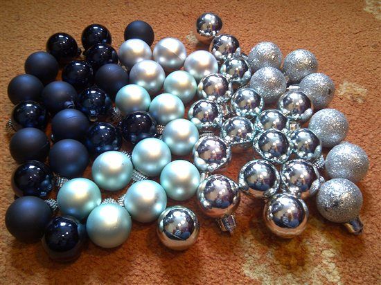 Norfolk: Wedding items for sale blue theme colour, fish bowls, mirror plates and more....