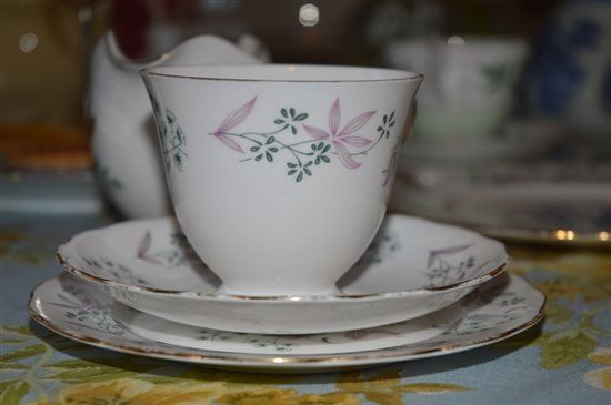 Re: vintage mis-matched crockery