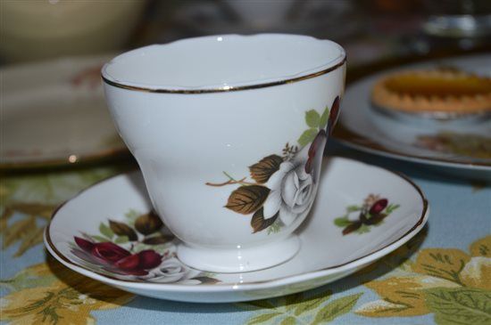 Re: vintage mis-matched crockery