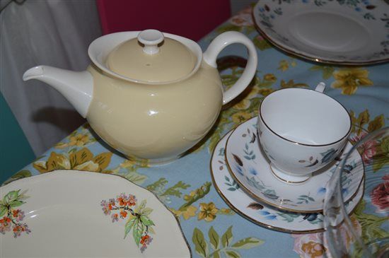 Re: vintage mis-matched crockery