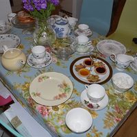 Re: vintage mis-matched crockery