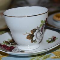 Re: vintage mis-matched crockery