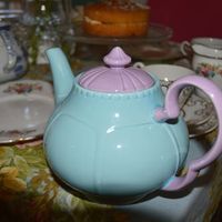 Re: vintage mis-matched crockery