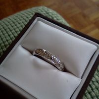 Re: Wedding Rings... Patterned/Plain & buying online?