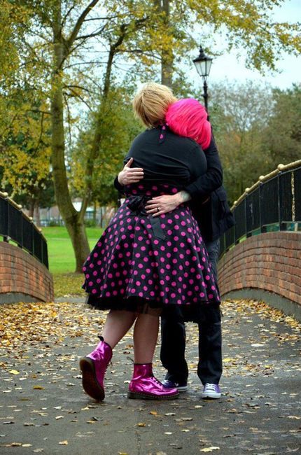 Re: Gratuitous dress flash for OMs