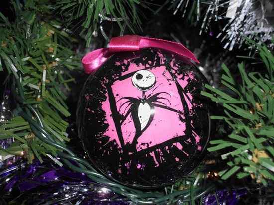 Re: A colour scheme or mulit-coloured for your christmas tree decs?