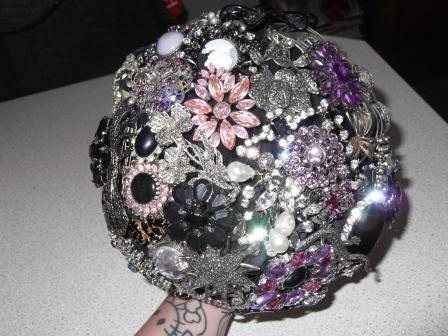 FLASH Brooch bouquet.