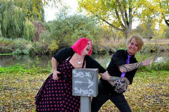 Re: OM'S Funny or non edited wedding pics??