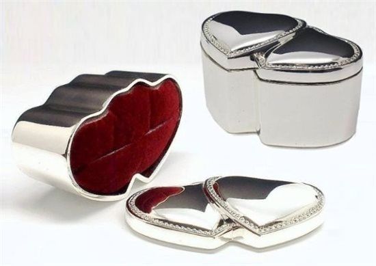 Re: Silver heart shaped wedding ring box