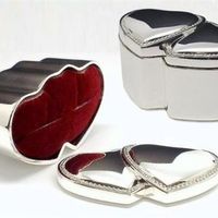 Re: Silver heart shaped wedding ring box