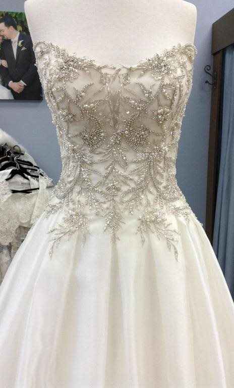 Brand New Unworn Maggie Sotterro Avani Wedding Dress in Size 12With Tags And Certificate of Authenti