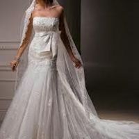 Re: Maggie Sottero Dresses - Who has one? Flashes please