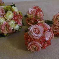 Re: anybody making their own bouquet and buttonholes?