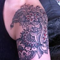 Re: tattoo's on brides?