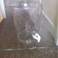 Drinks urns/dispensers